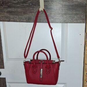 ☀️$15 Elegant Red Handbag